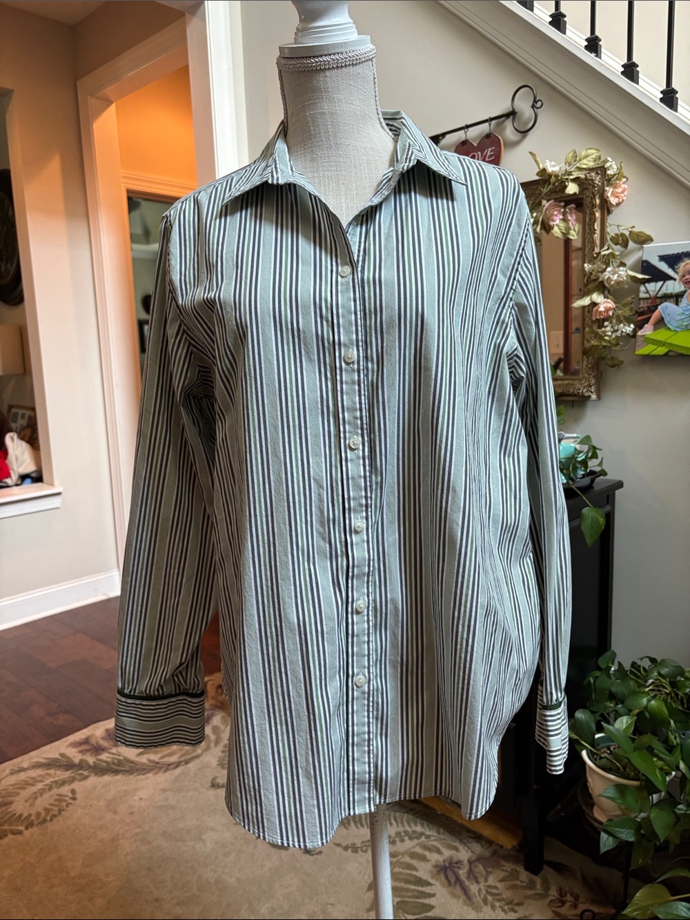 Brooks Brothers women’s Classic Long-Sleeve Button-Up Shirt